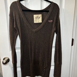 Hollister Classic Y2K Vintage Women's Chocolate V-Neck Sweater tunic.